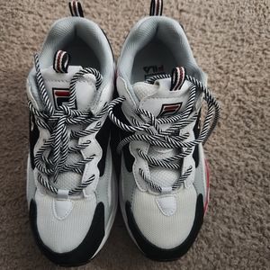 Fila Kid's Ray Tracer Sneaker, White/Black/Red, Size 5 US Unisex Big